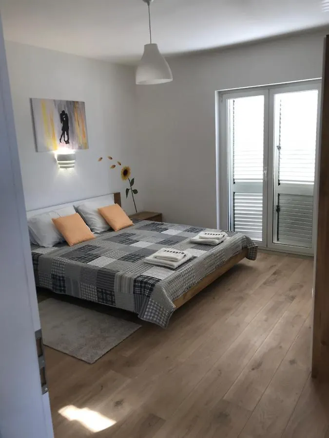 Apartments Jelka Banjol