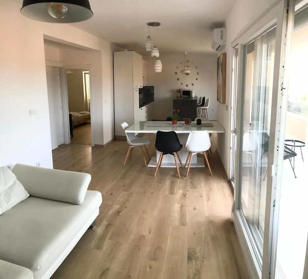 Apartments Jelka Banjol